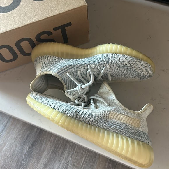 adidas YEEZY Boost 350 V2 Cloud White (Non-Reflective) Size 8 Men’s - Picture 3 of 14